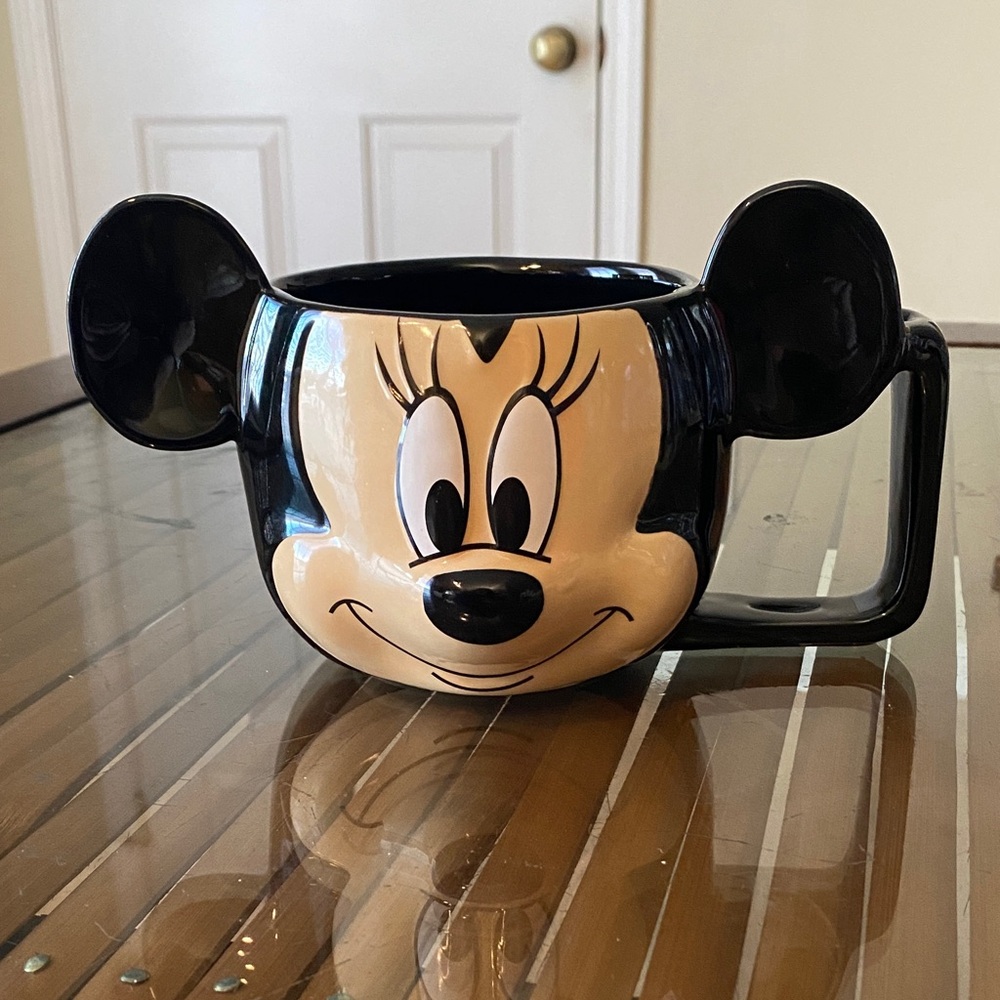 Disney Parks Minnie Mouse Face Mug 16oz. Microwave & Dishwasher Safe